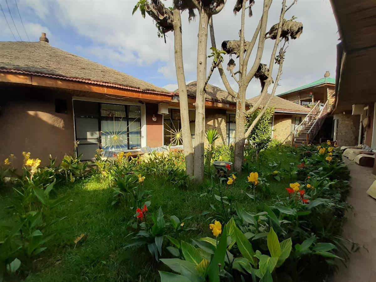 Lodge Du Chateau Гондер Екстериор снимка