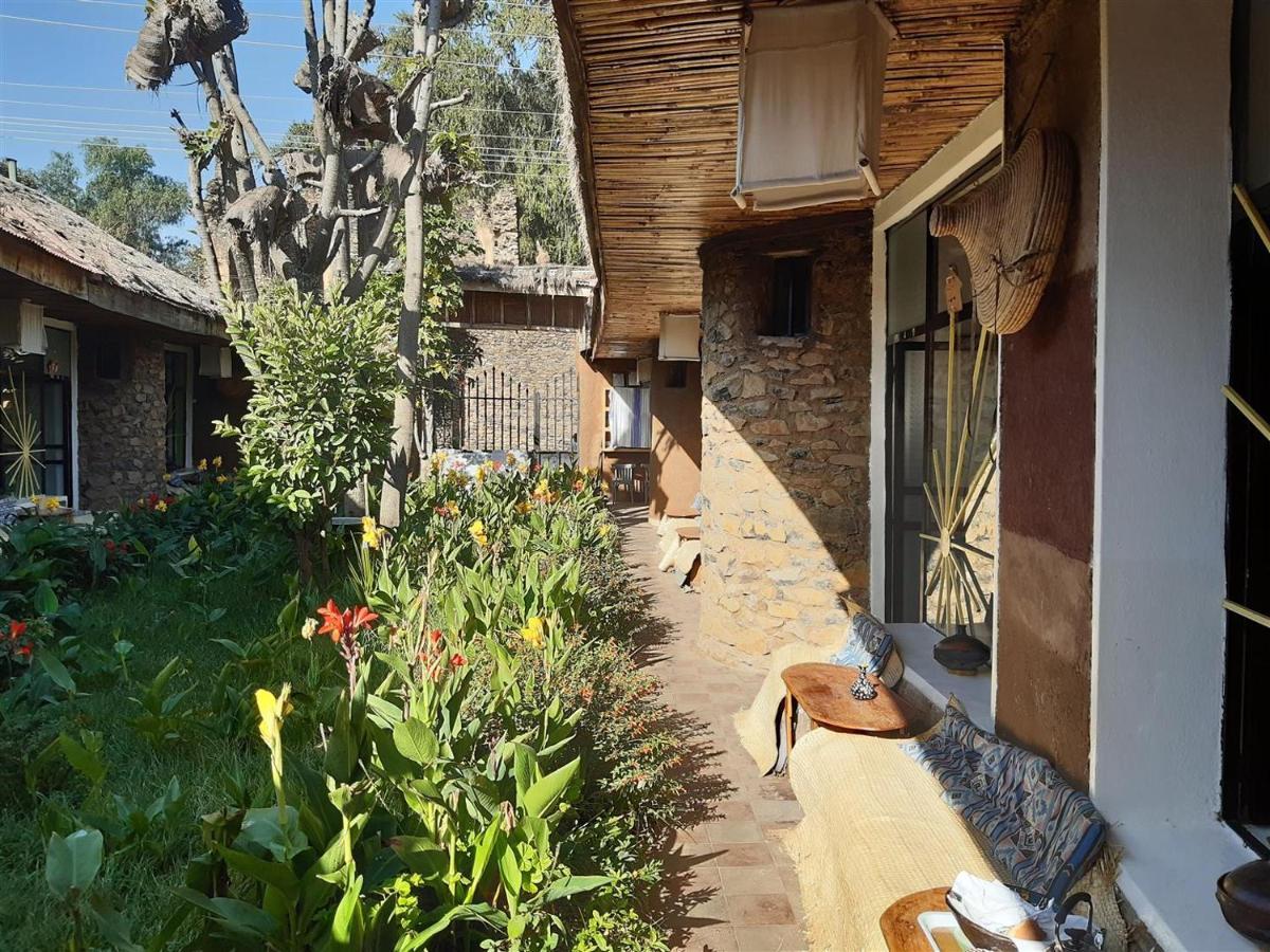 Lodge Du Chateau Гондер Екстериор снимка
